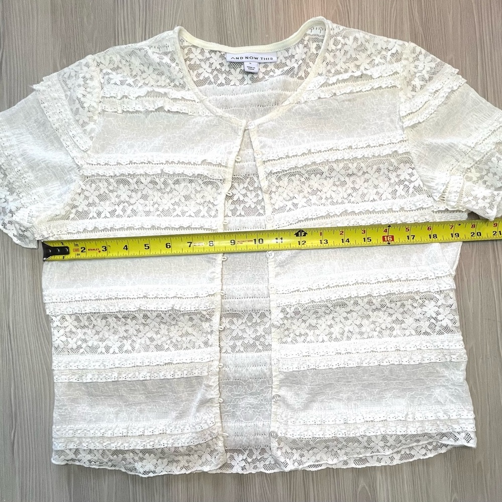And Now This White Lace Button-Down Shirt Short Sleeve Women's Size L - Picture 3 of 7